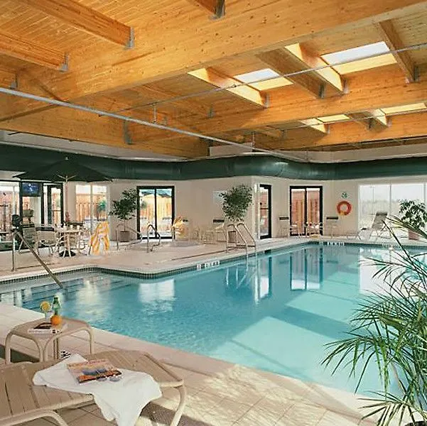 Courtyard By Marriott Toronto Airport Hotel